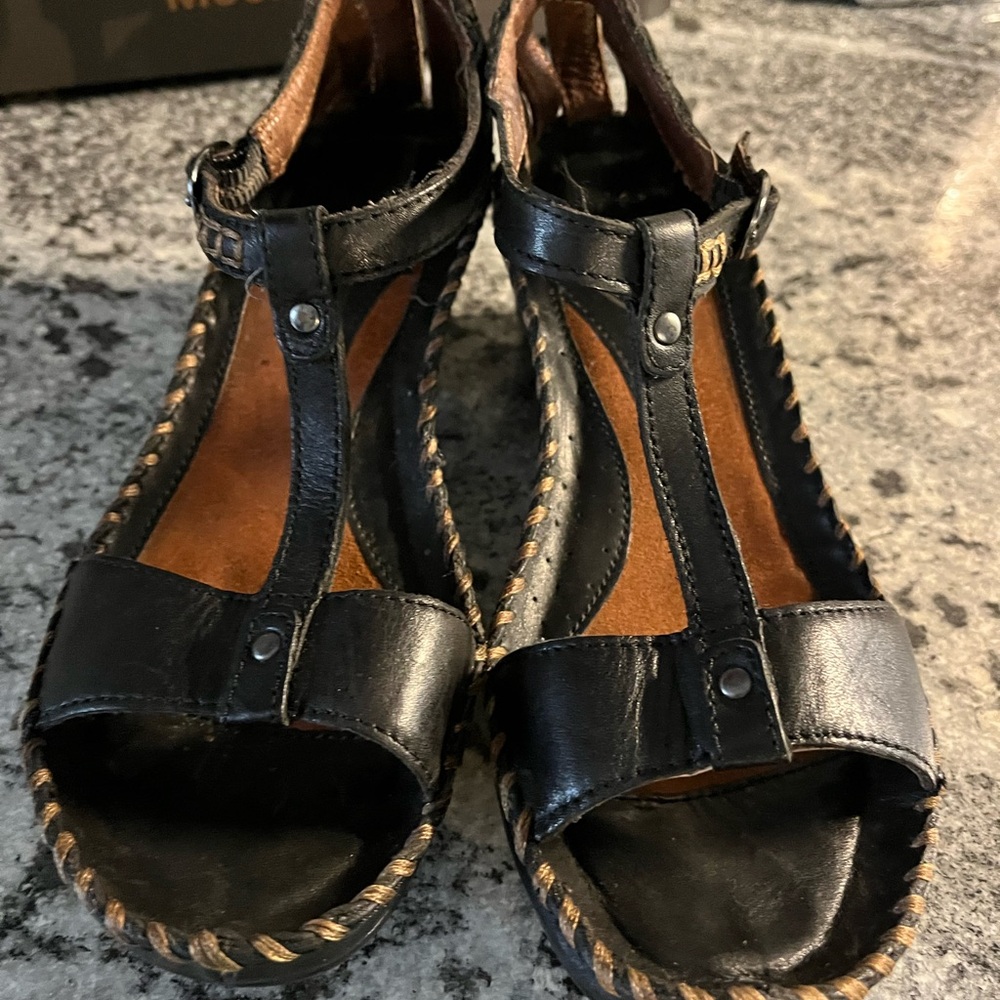 Ariat Shalimar Women's Size 7B Black Leather Wedge Sandals T strap Western